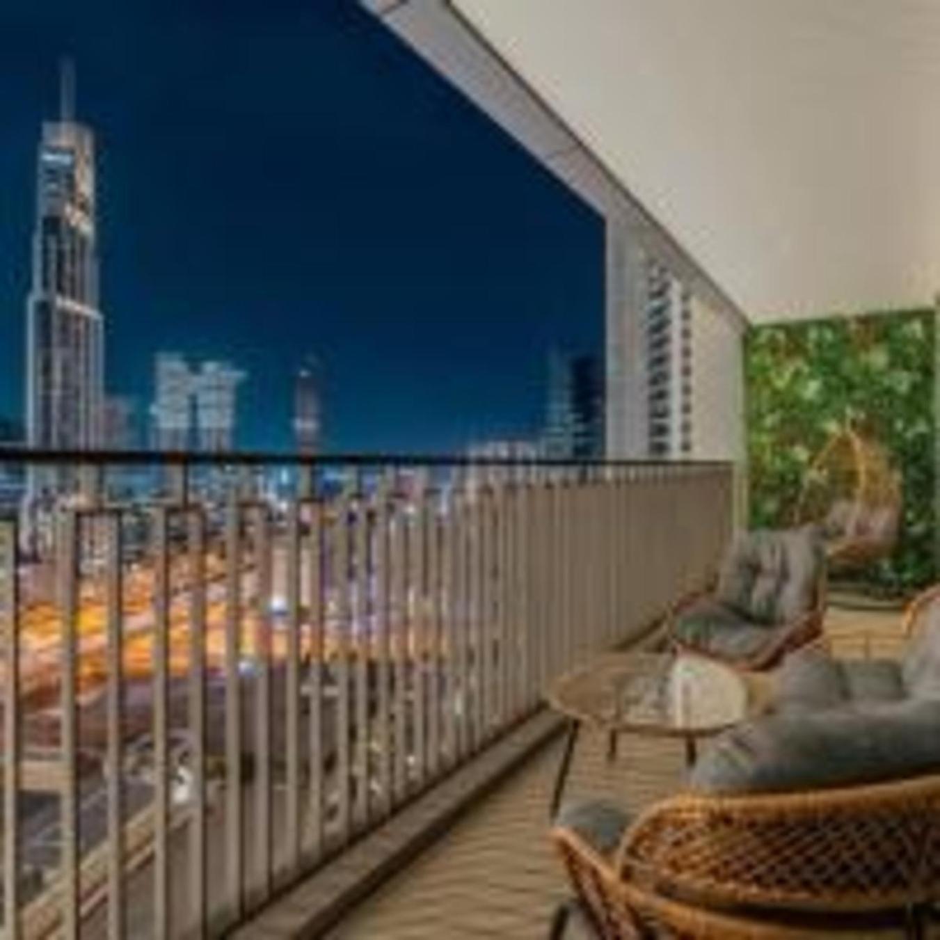 Prime Location Full Burj View In Downtown Apartment *