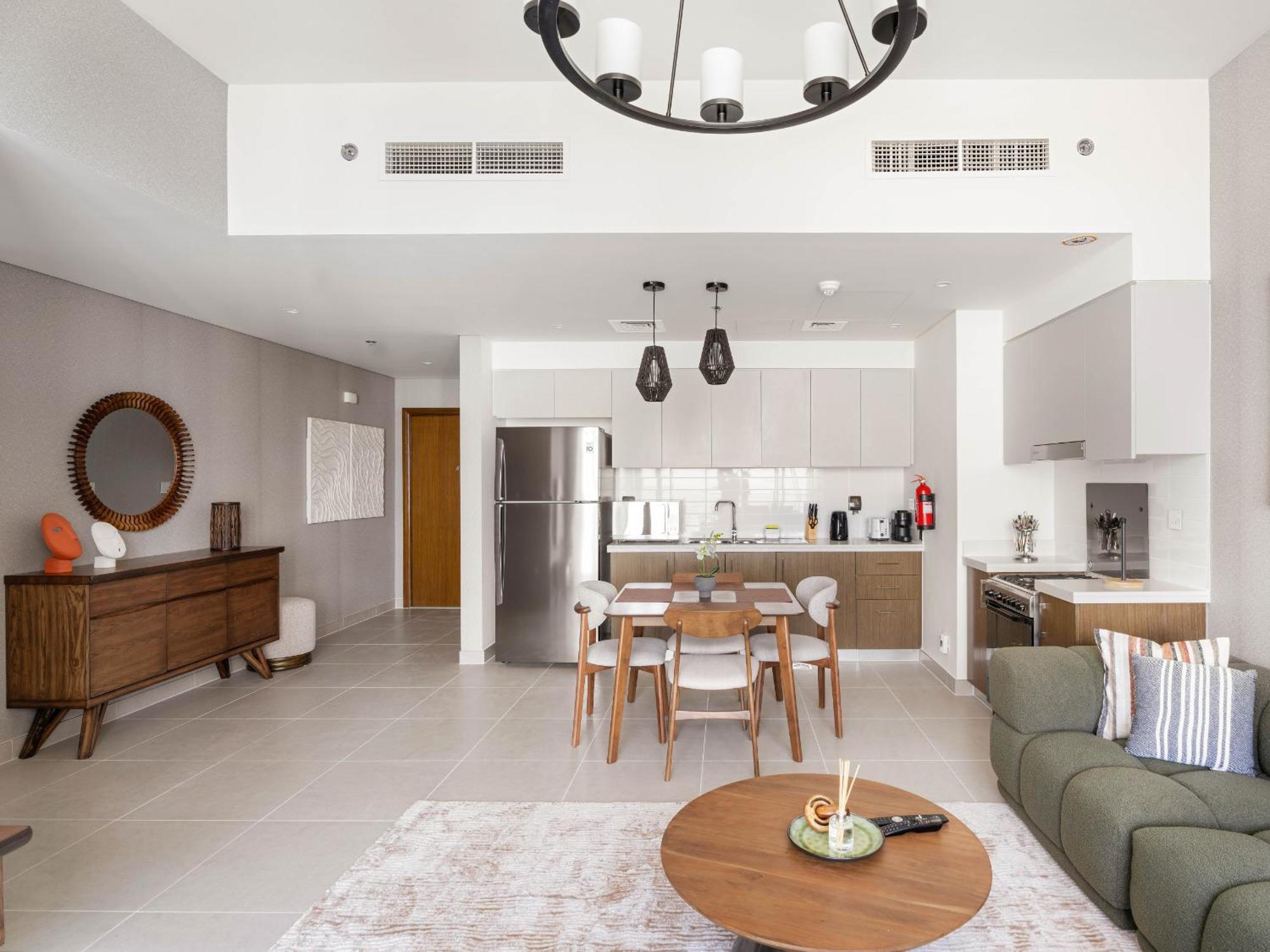Elegant 2bdr In Downtown-32
