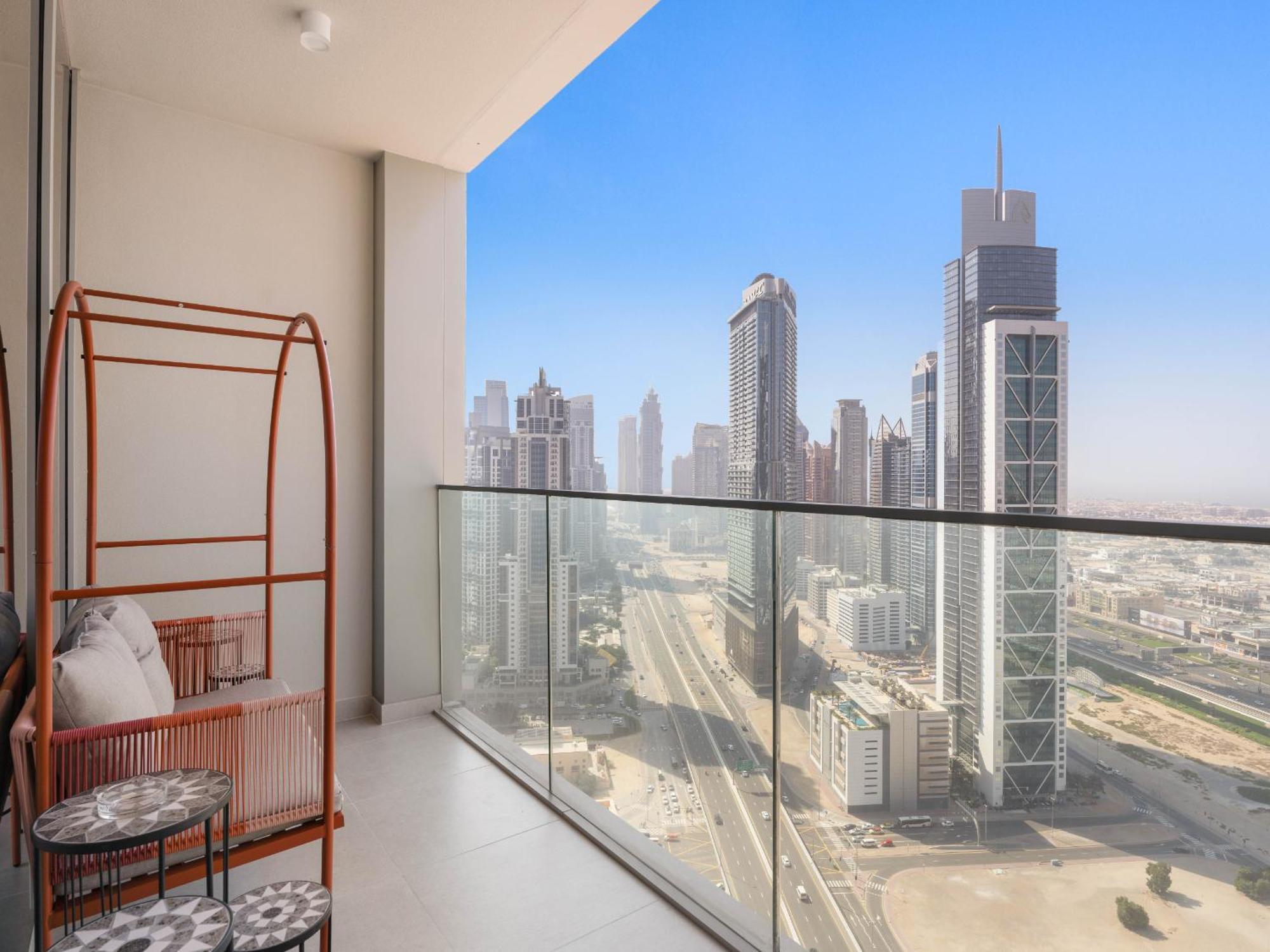 Elegant 2bdr In Downtown-32