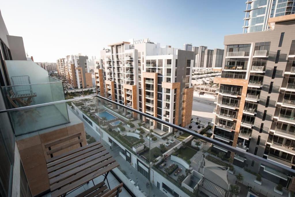 Apartment Bright & Modern In Azizi Riviera Dubai