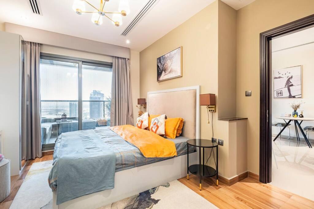 Spacious 1 Bed Huge Balcony Downtown Burj Khalifa Apartment *