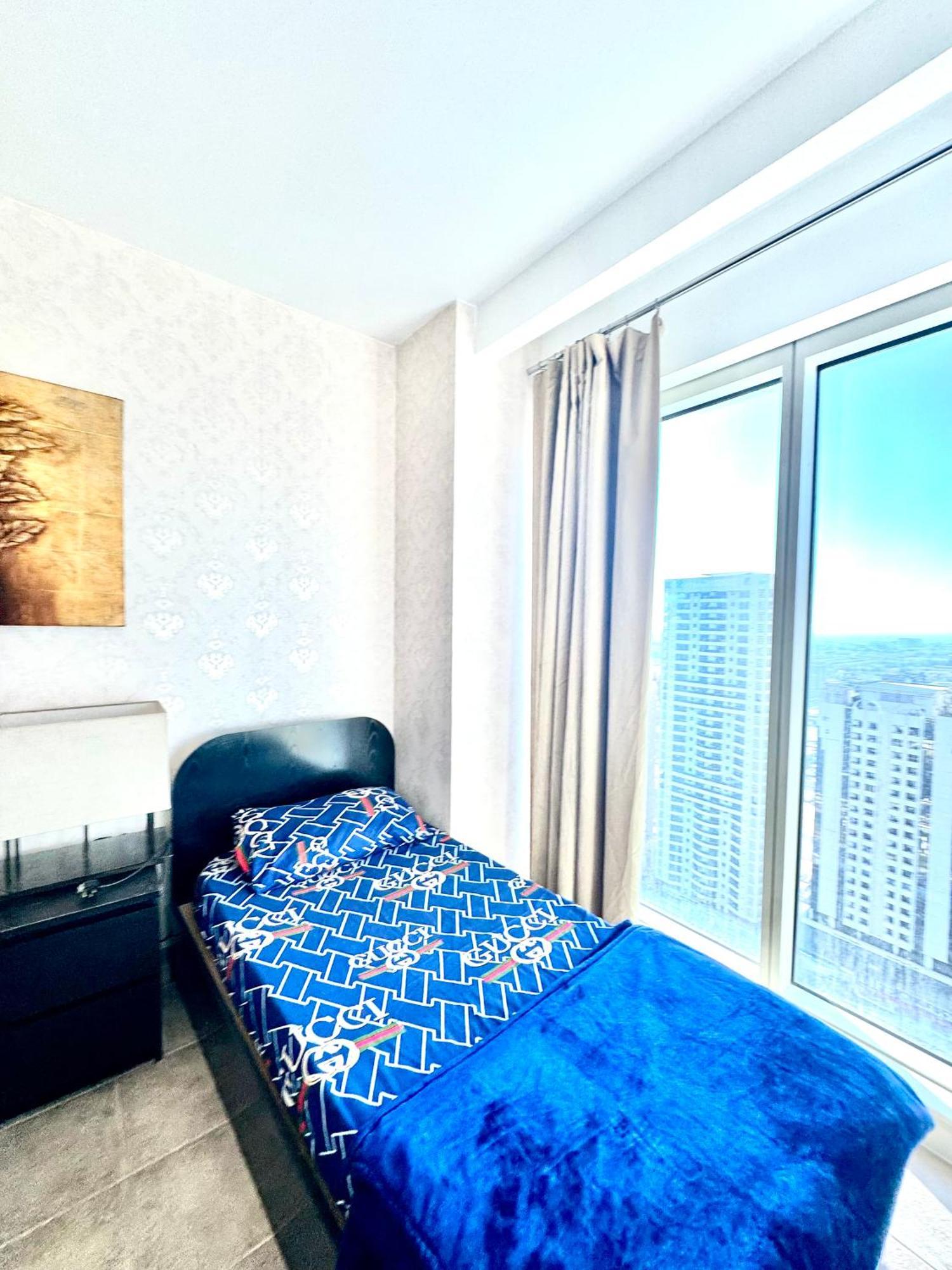 Travelers Backpackers Dubai