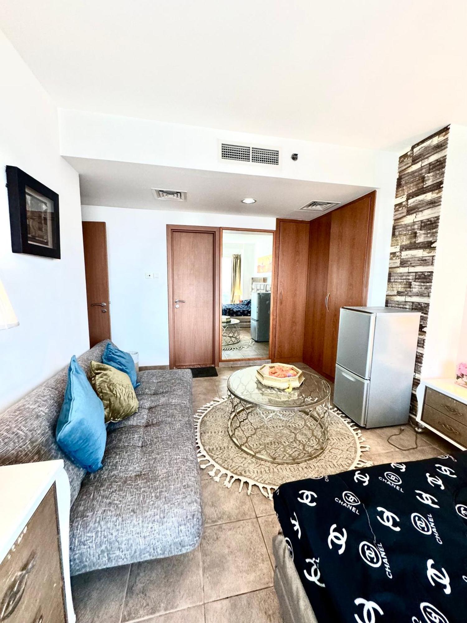 Travelers Backpackers Homestay Dubai