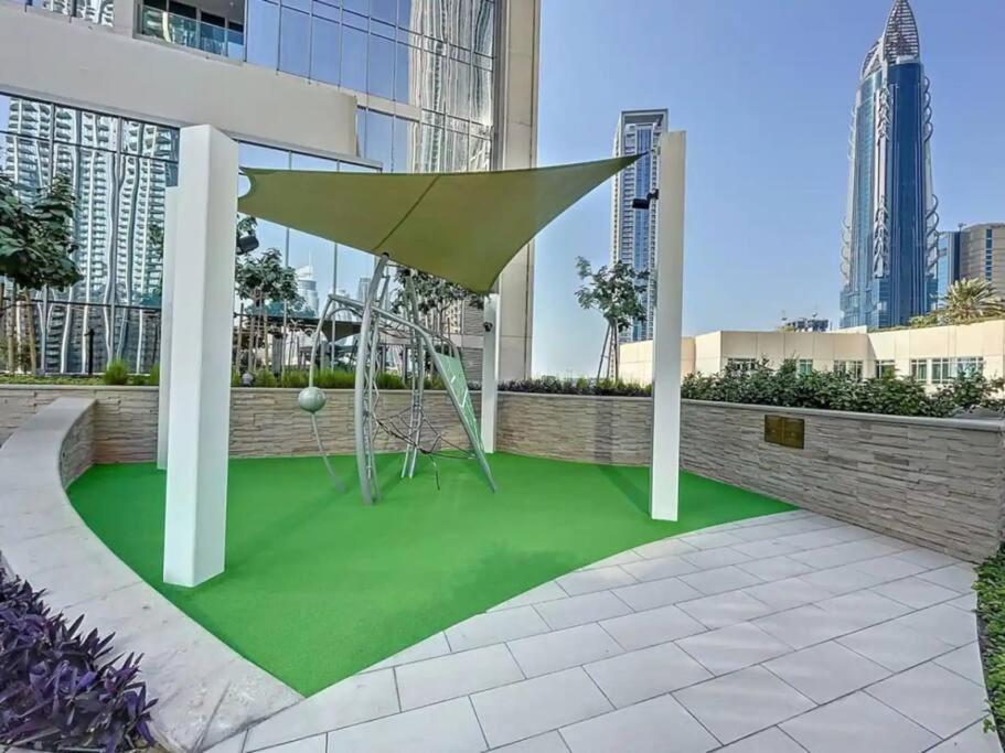 Tick - 4br Burj Khalifa Fountain Views 1