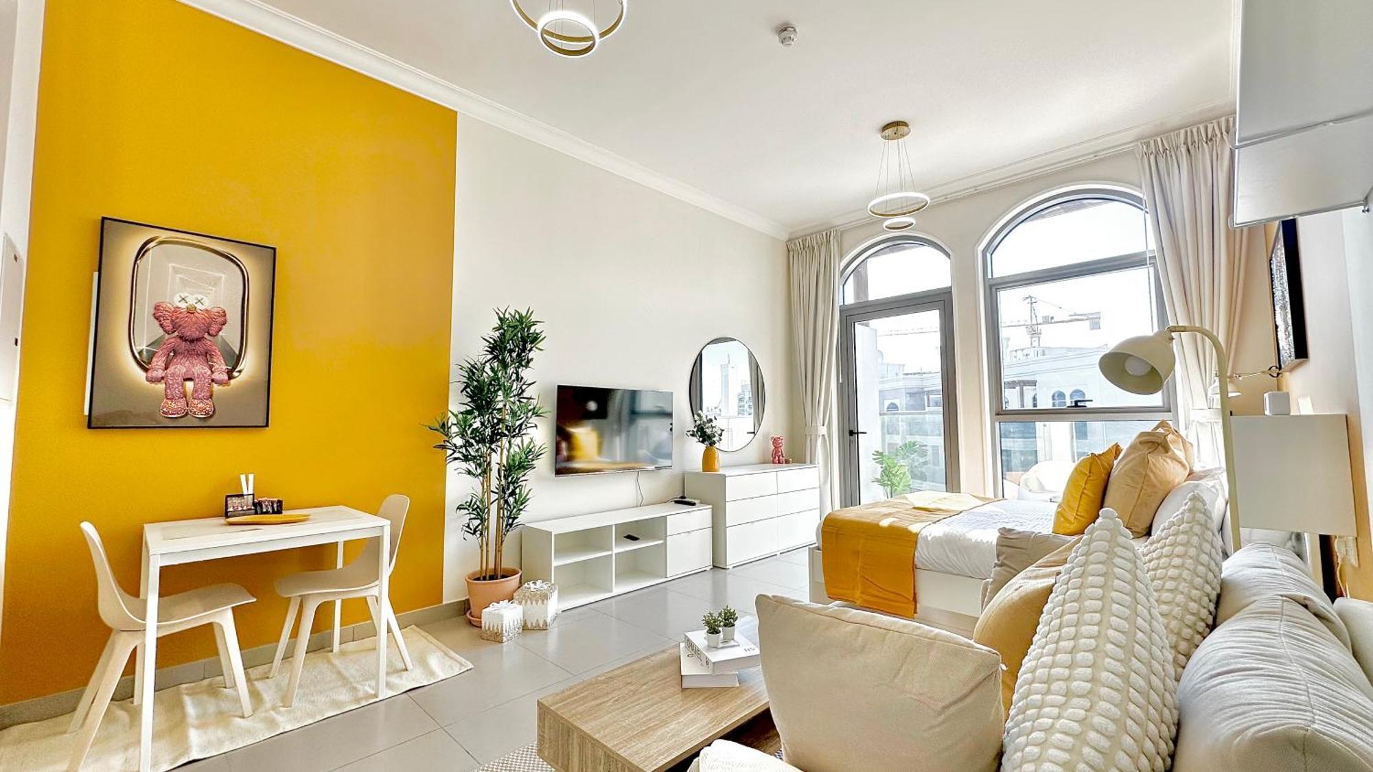 Luxury Bright Near With Pool View Apartment Dubai