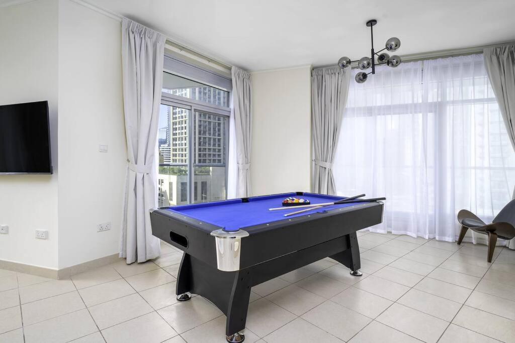 Elegance Above The Skyline Furnished 2-br With Direct Burj Khalifa Panoramas By Petals Homes