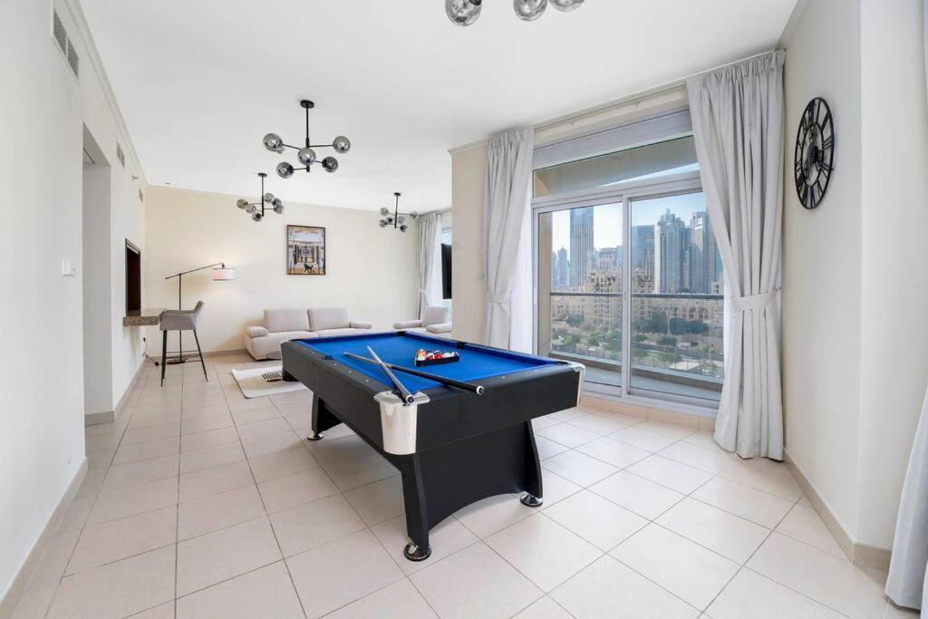 Elegance Above The Skyline Furnished 2-br With Direct Burj Khalifa Panoramas By Petals Homes