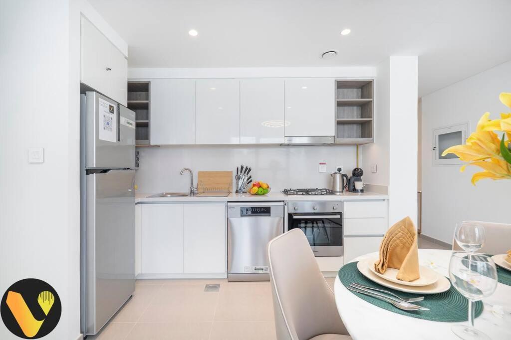 Downtown Views Ii - Vogue One Bedroom With Balcony, Opposite Mall Skybridge Apartment *