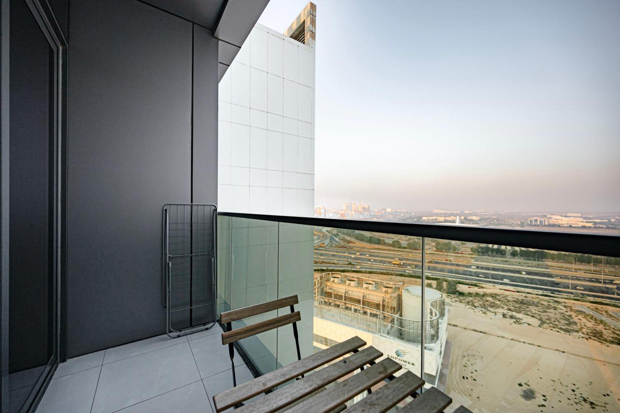 In Dubailand - Bright And Airy *