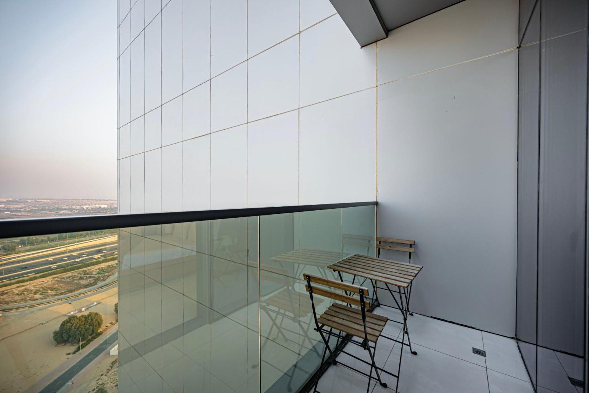 In Dubailand - Bright And Airy * Dubai