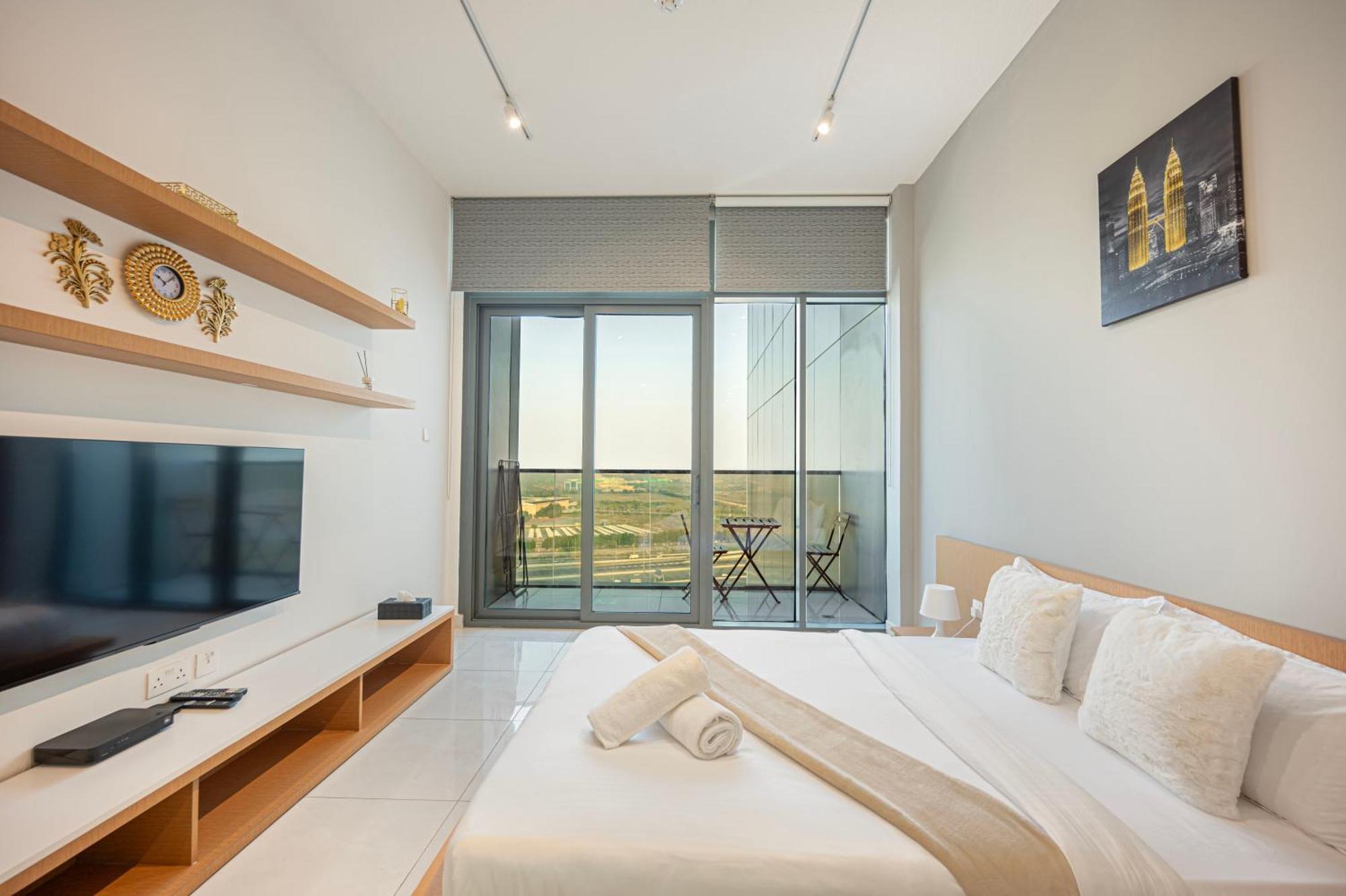In Dubailand - Bright And Airy Dubai