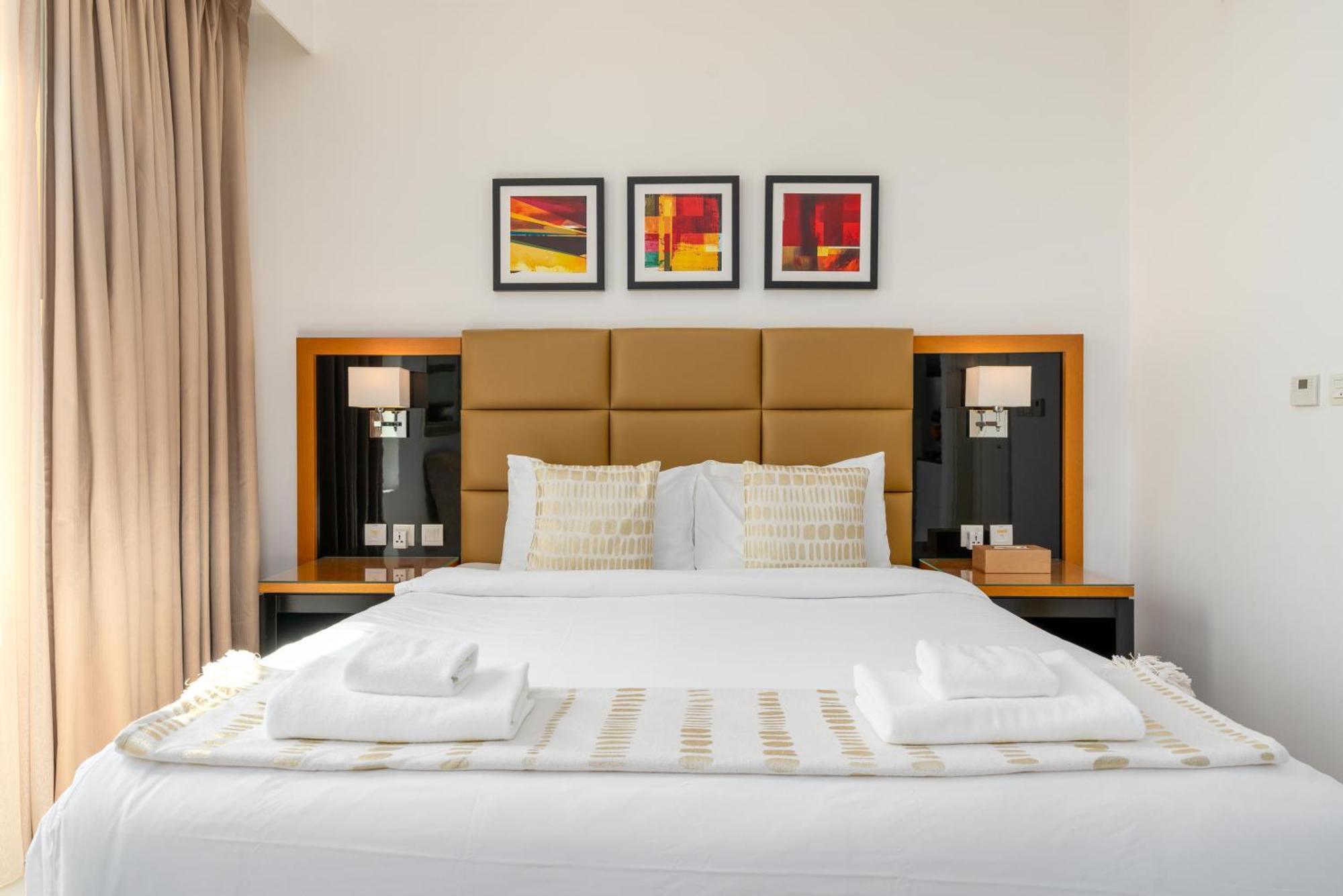 Vacay Lettings - Damac Capital Bay Tower Apartment *