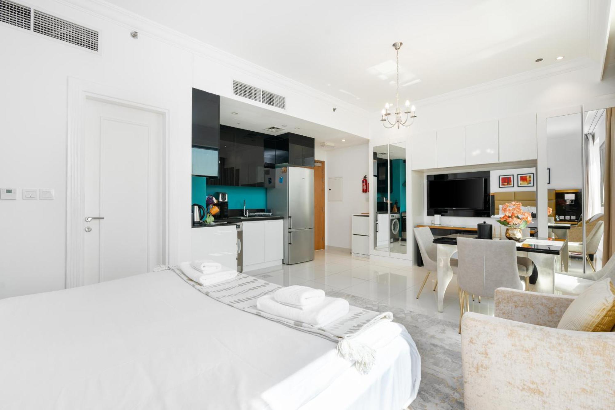 Apartment Vacay Lettings - Damac Capital Bay Tower *