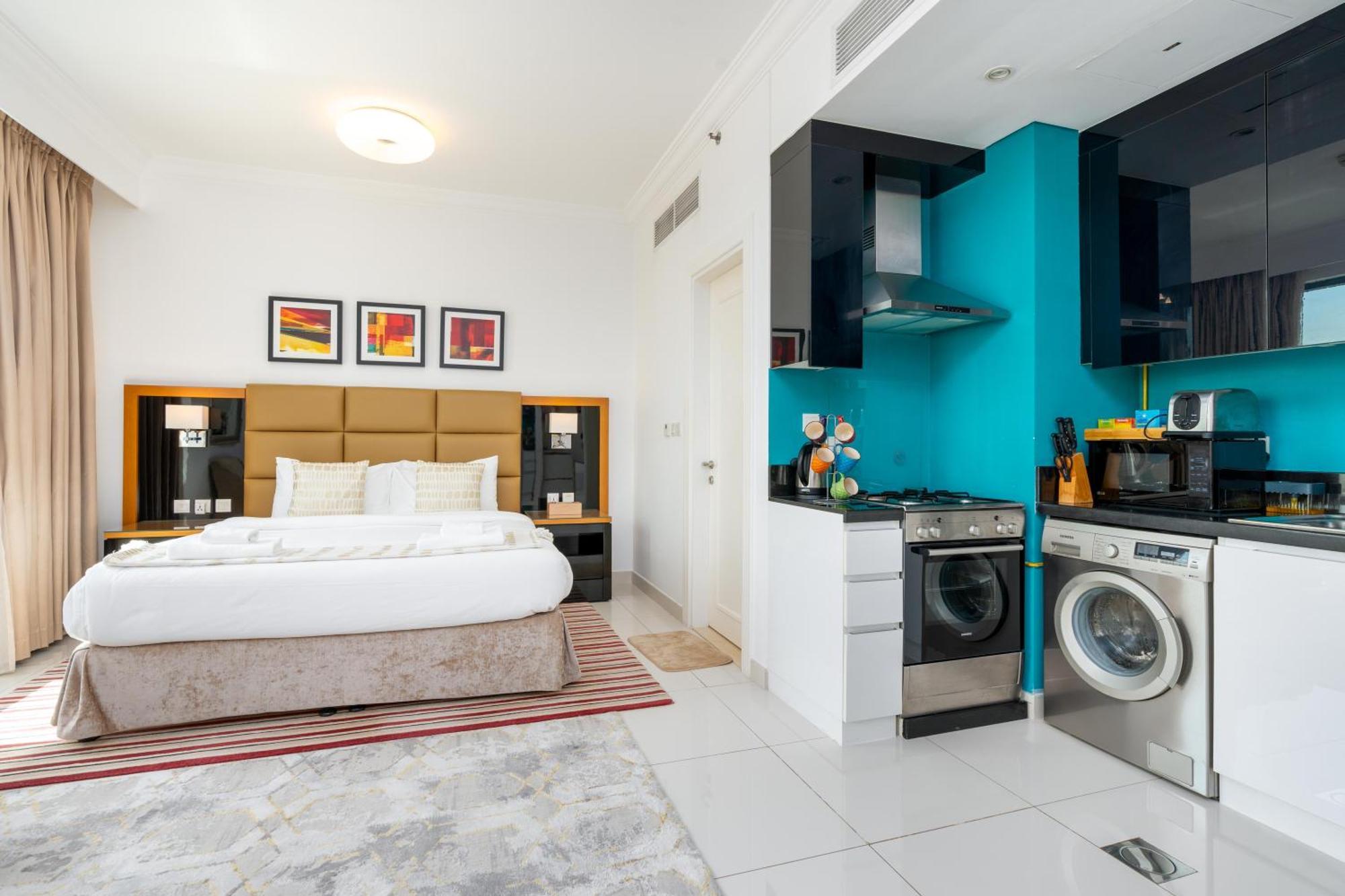 Vacay Lettings - Damac Capital Bay Tower Apartment *