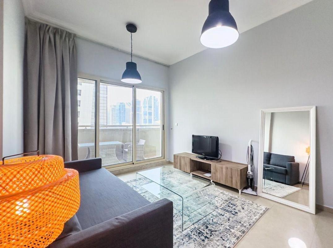 Amazing 1 Bed In Marina