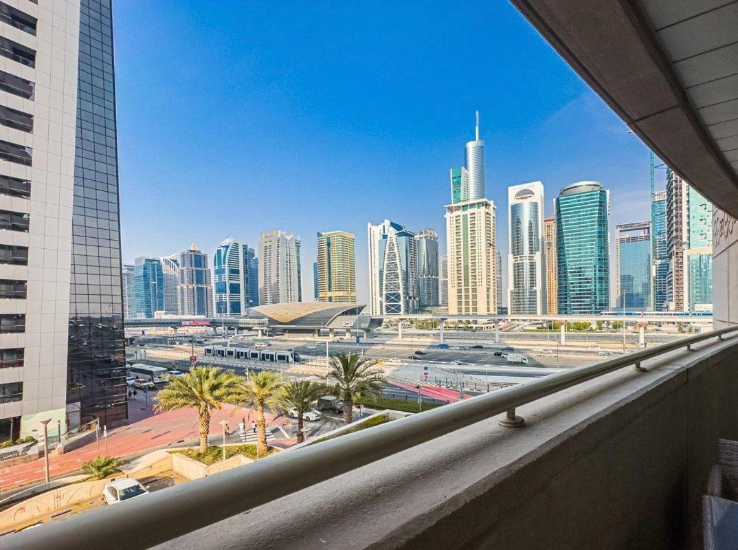 Apartment Amazing 1 Bed In Marina Dubai