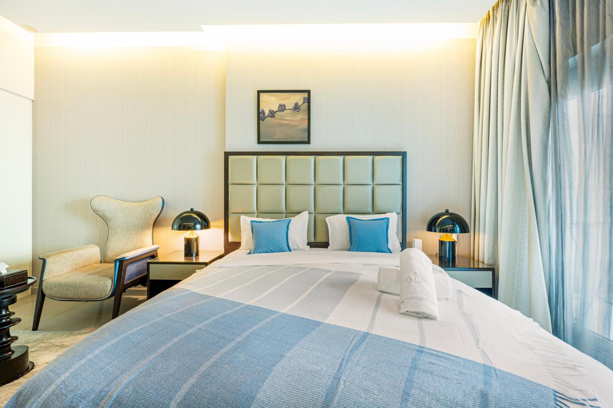 Modern In Business Bay Hub Apartment