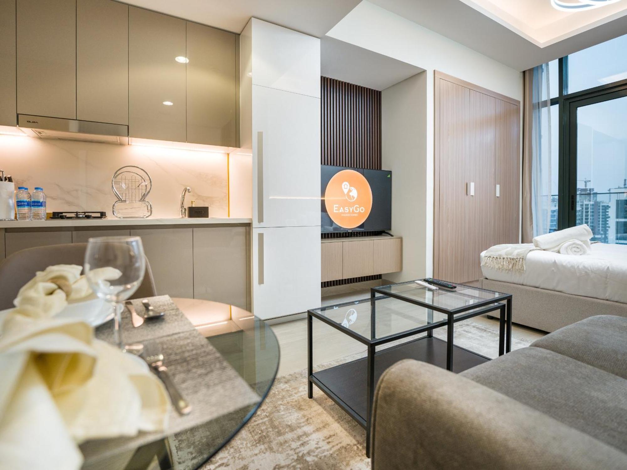 Easygo - Bright And Airy In Azizi Riviera 9 Apartment *