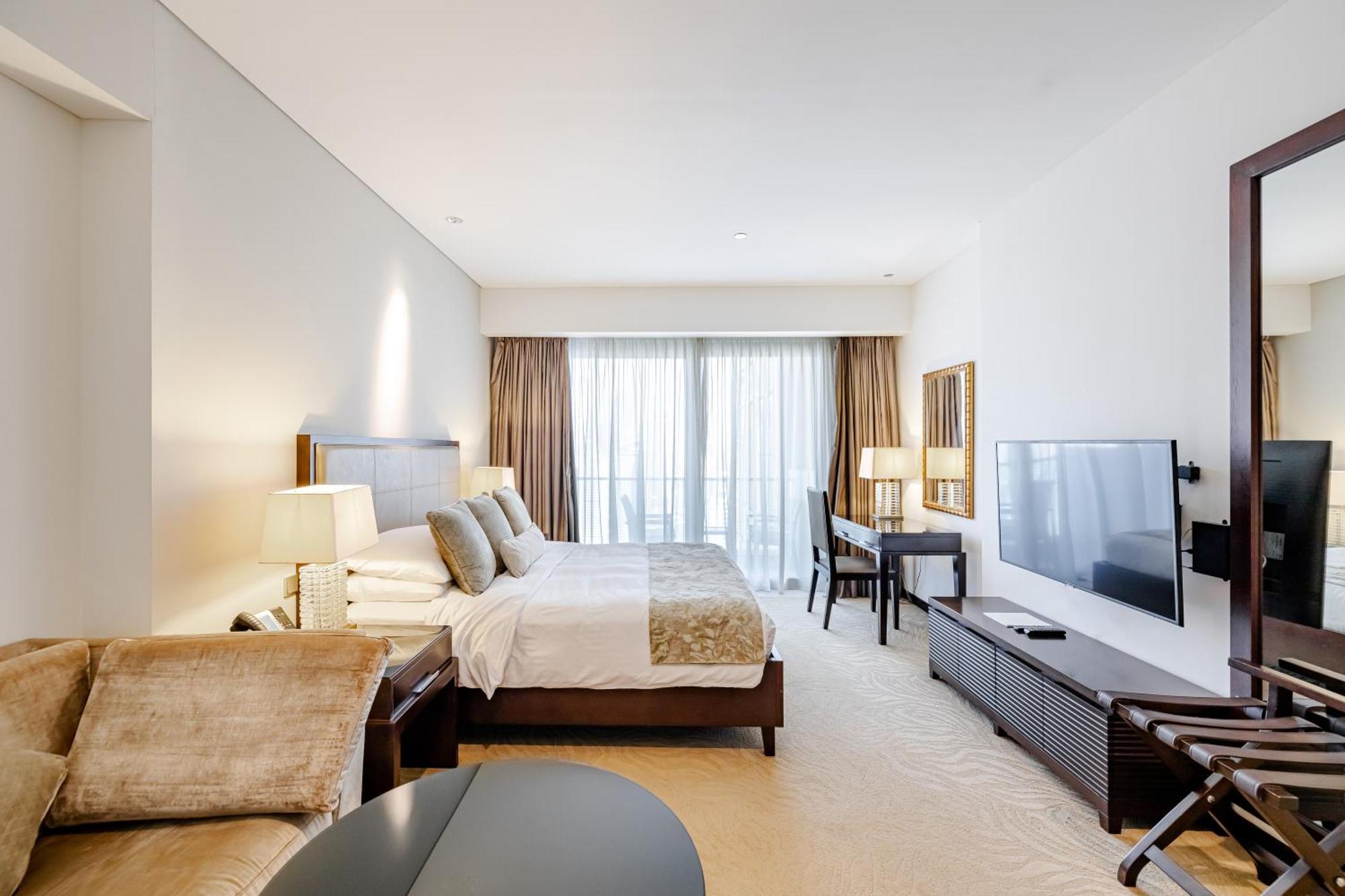 Marina View With Direct Access To Marina Mall Apartment
