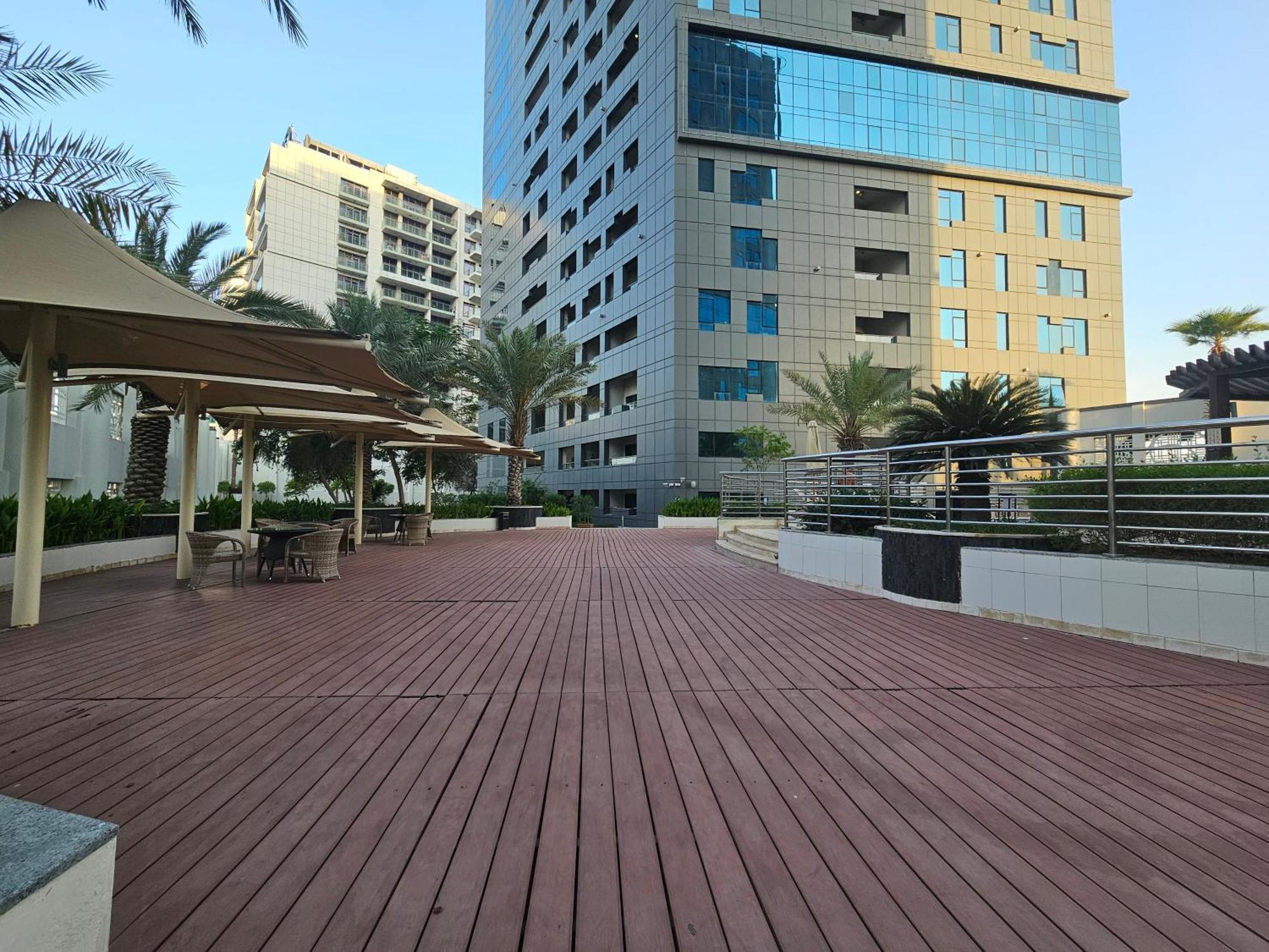 Vacay Lettings - Damac Capital Bay Tower Apartment