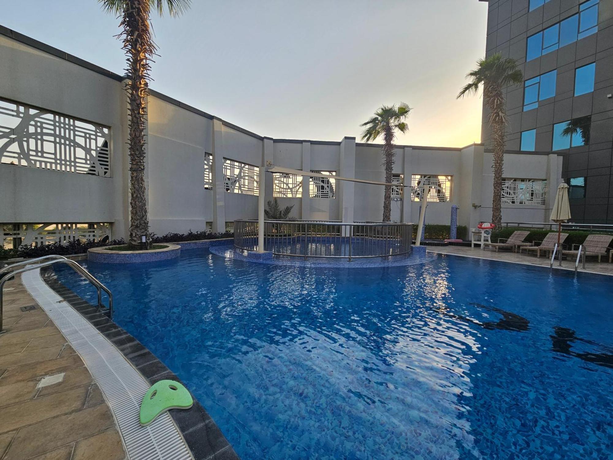 Vacay Lettings - Damac Capital Bay Tower Apartment Dubai