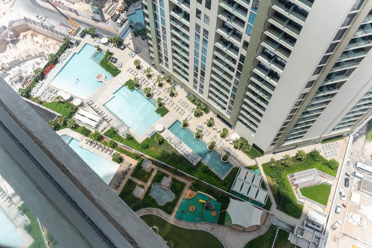Glamorous 2-bedroom With Skyline Views In Business Bay Apartment Dubai
