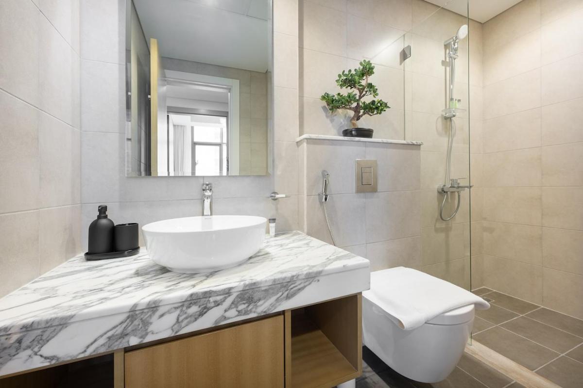 Glamorous 2-bedroom With Skyline Views In Business Bay Apartment Dubai