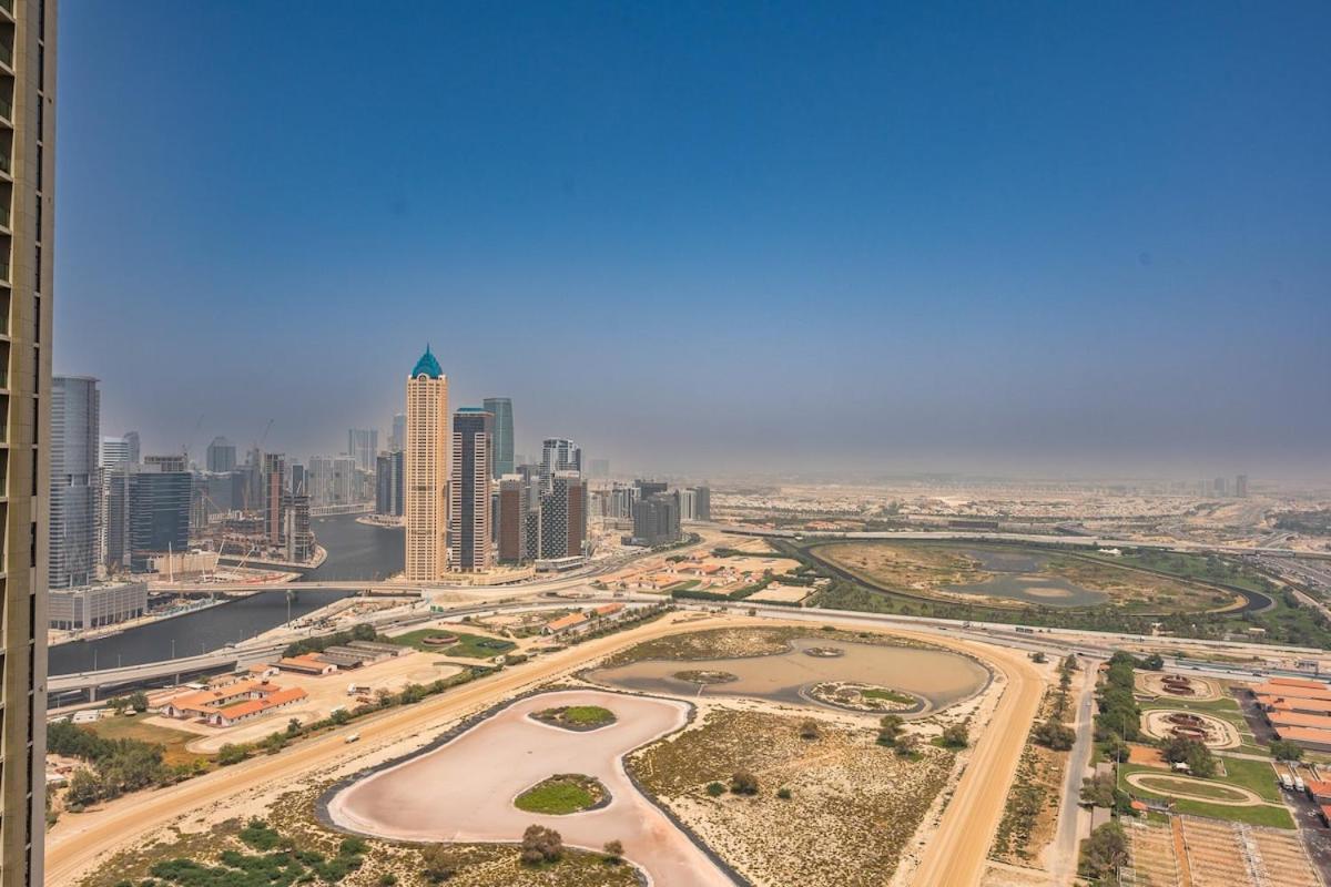 Apartment Glamorous 2-bedroom With Skyline Views In Business Bay Dubai