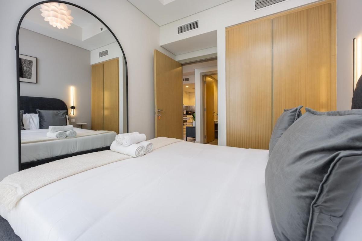 Apartment Glamorous 2-bedroom With Skyline Views In Business Bay