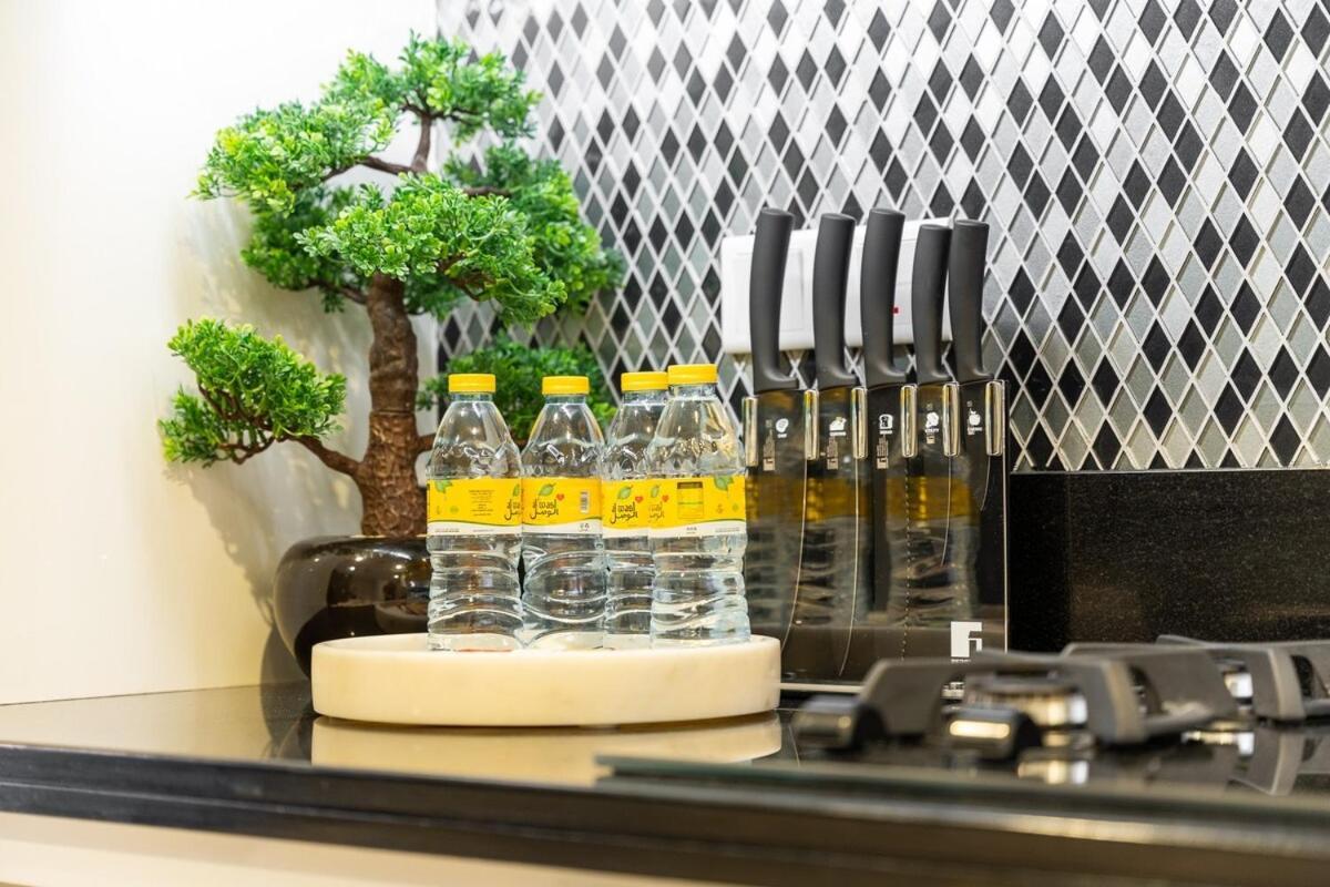 Glamorous 2-bedroom With Skyline Views In Business Bay * Dubai