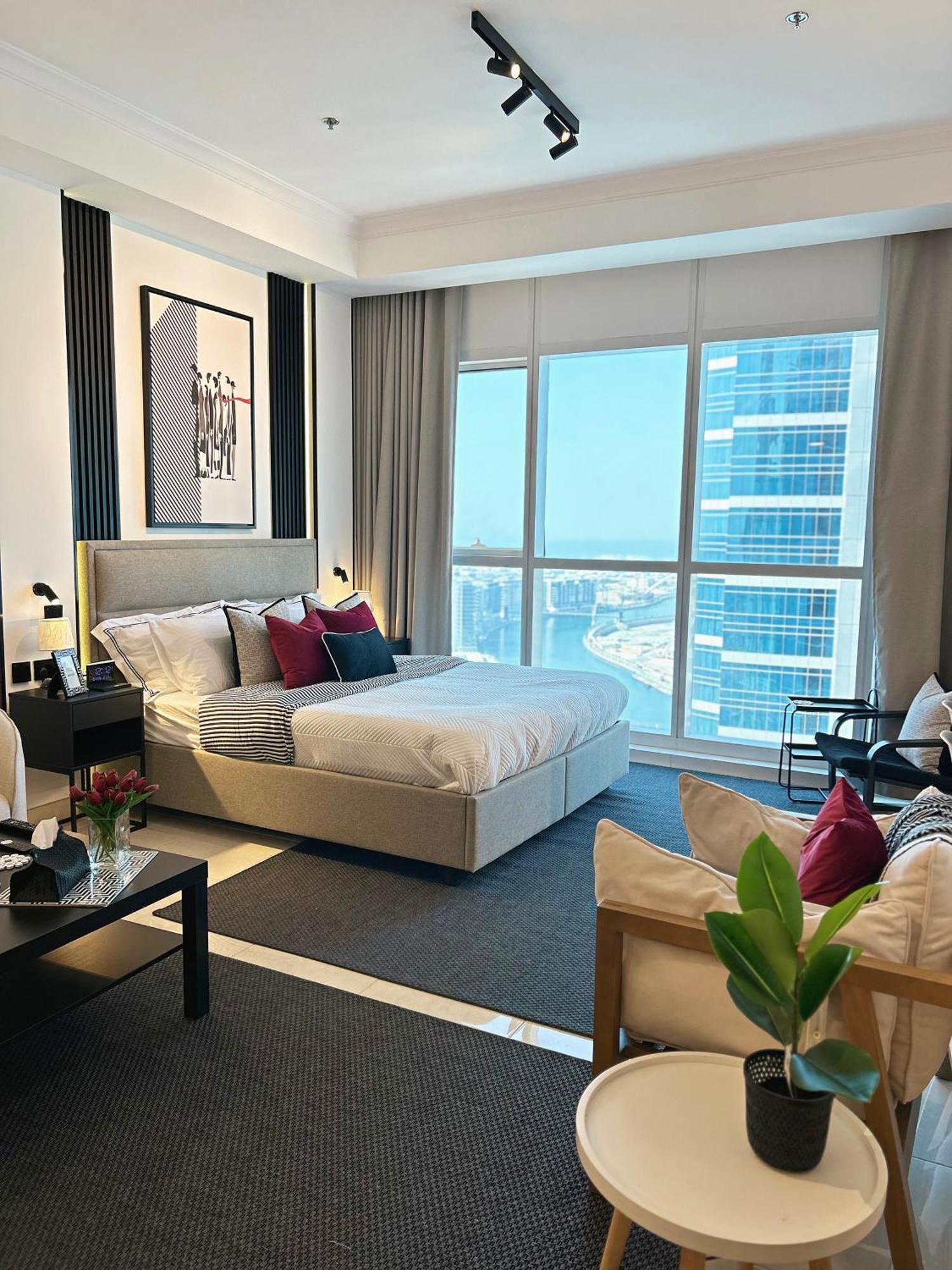 Stylish 5 Minutes Away By Car From Burj Khalifa * Dubai