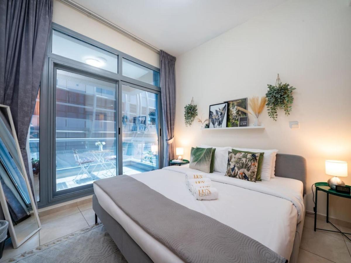 Marina 1 Bed With Direct Metro Access *