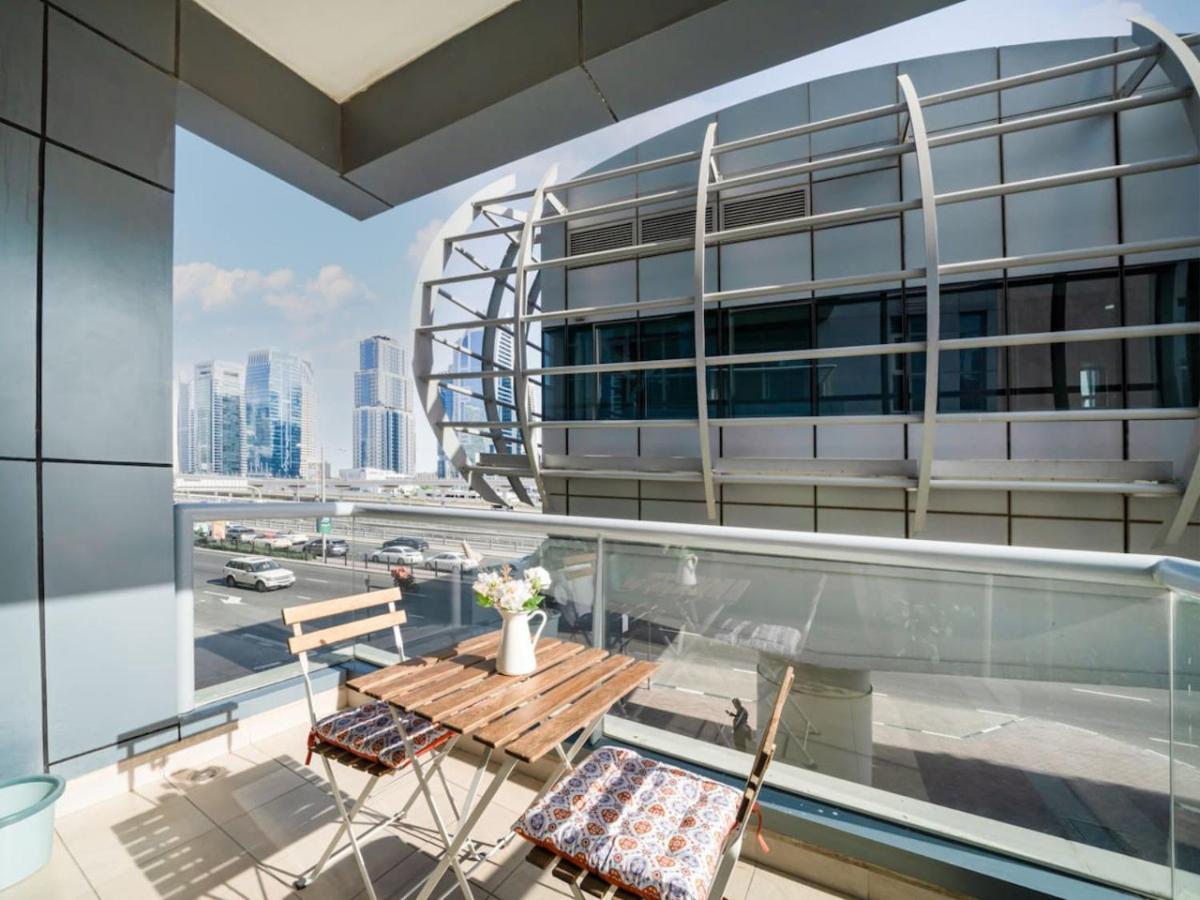 Marina 1 Bed With Direct Metro Access