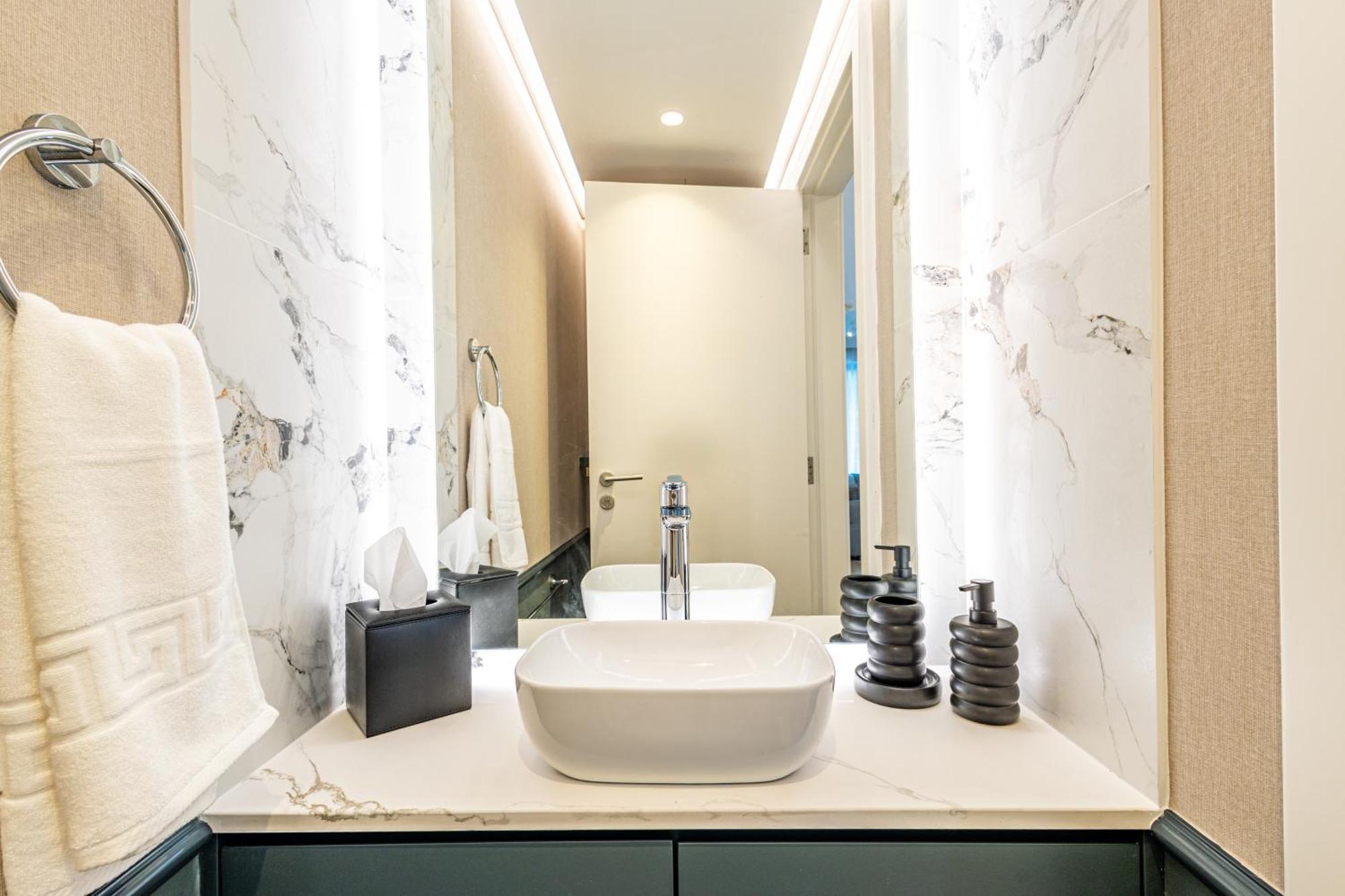 Apartment Luxurious - Ultra Modern - Premium Design - 5 Min Walk From Burj Khalifa - Heart Of Downtown - Opera Views *