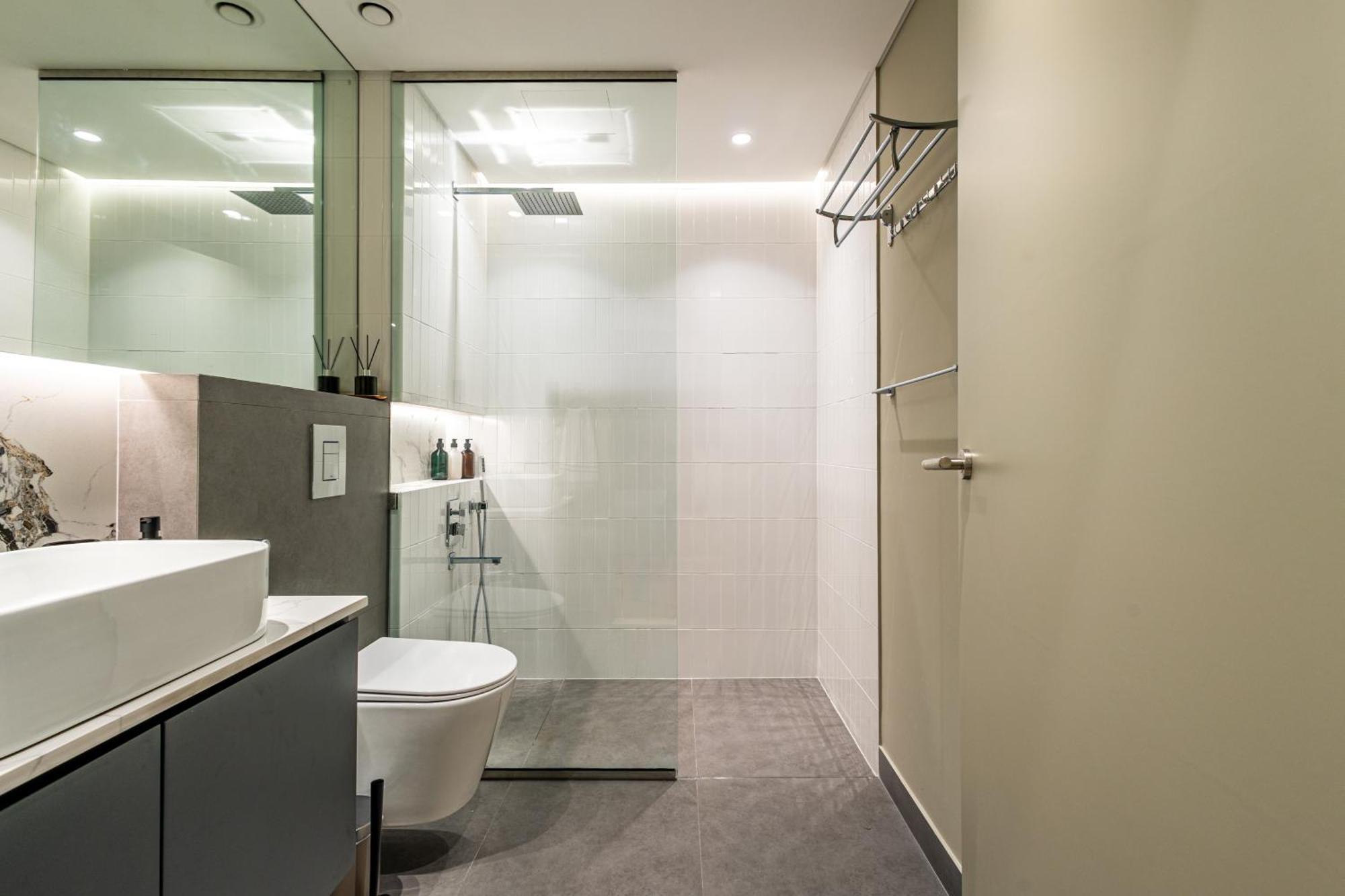 Luxurious - Ultra Modern - Premium Design - 5 Min Walk From Burj Khalifa - Heart Of Downtown - Opera Views *