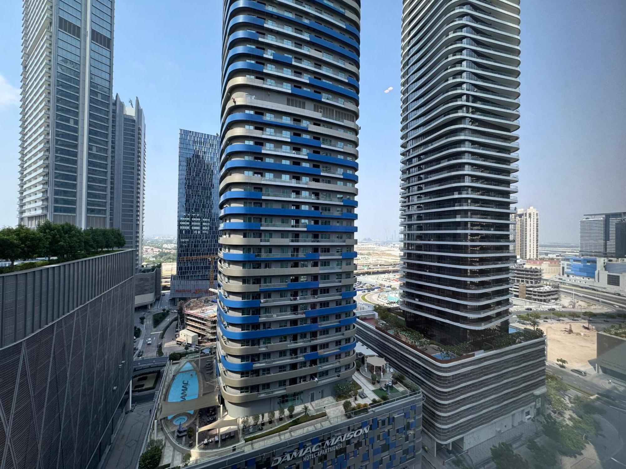 Dunya Tower Downtown Apartment