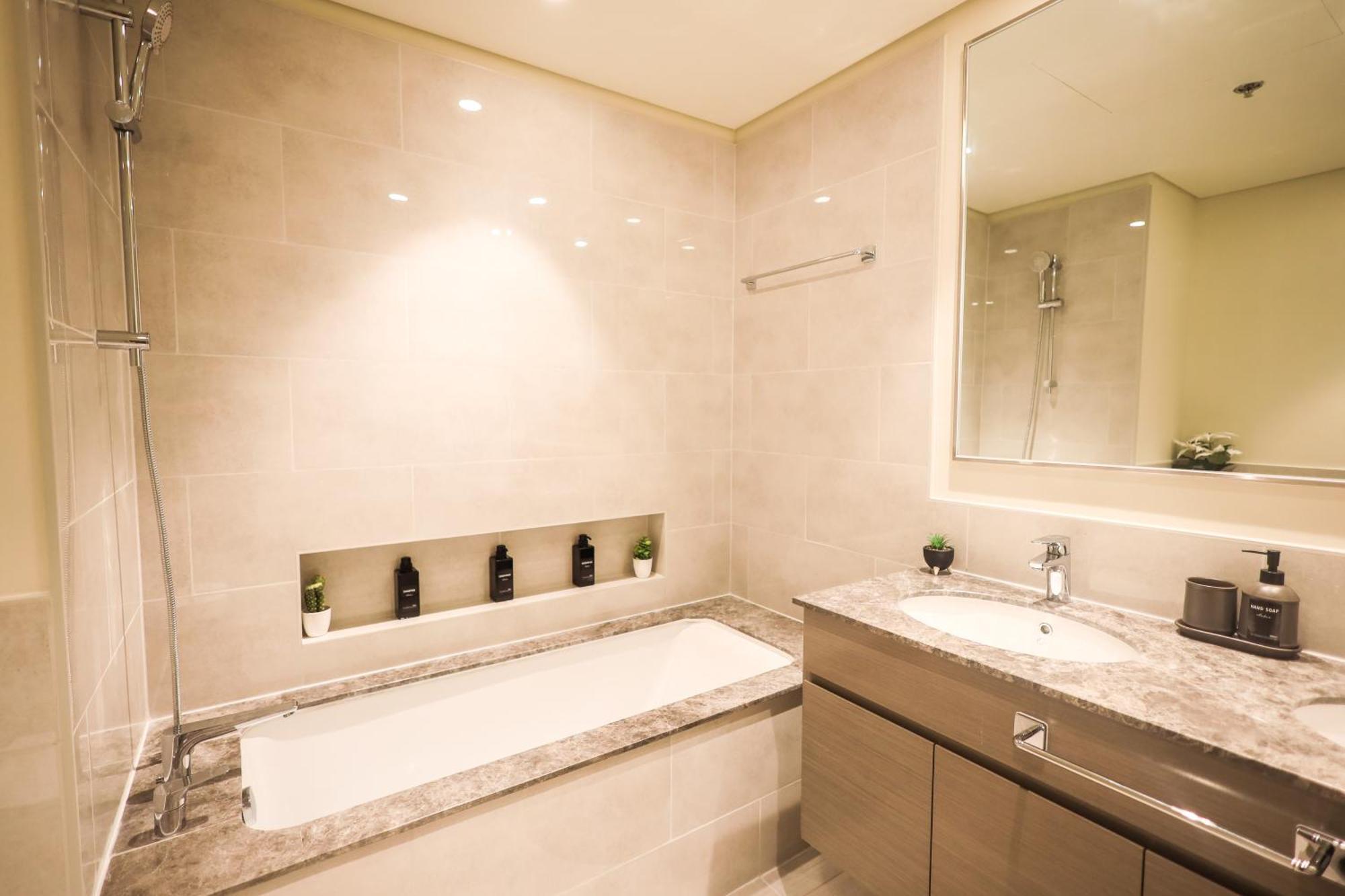 Vip Experience Downtown At Forte- Sea View- Modern Luxury Apartment *
