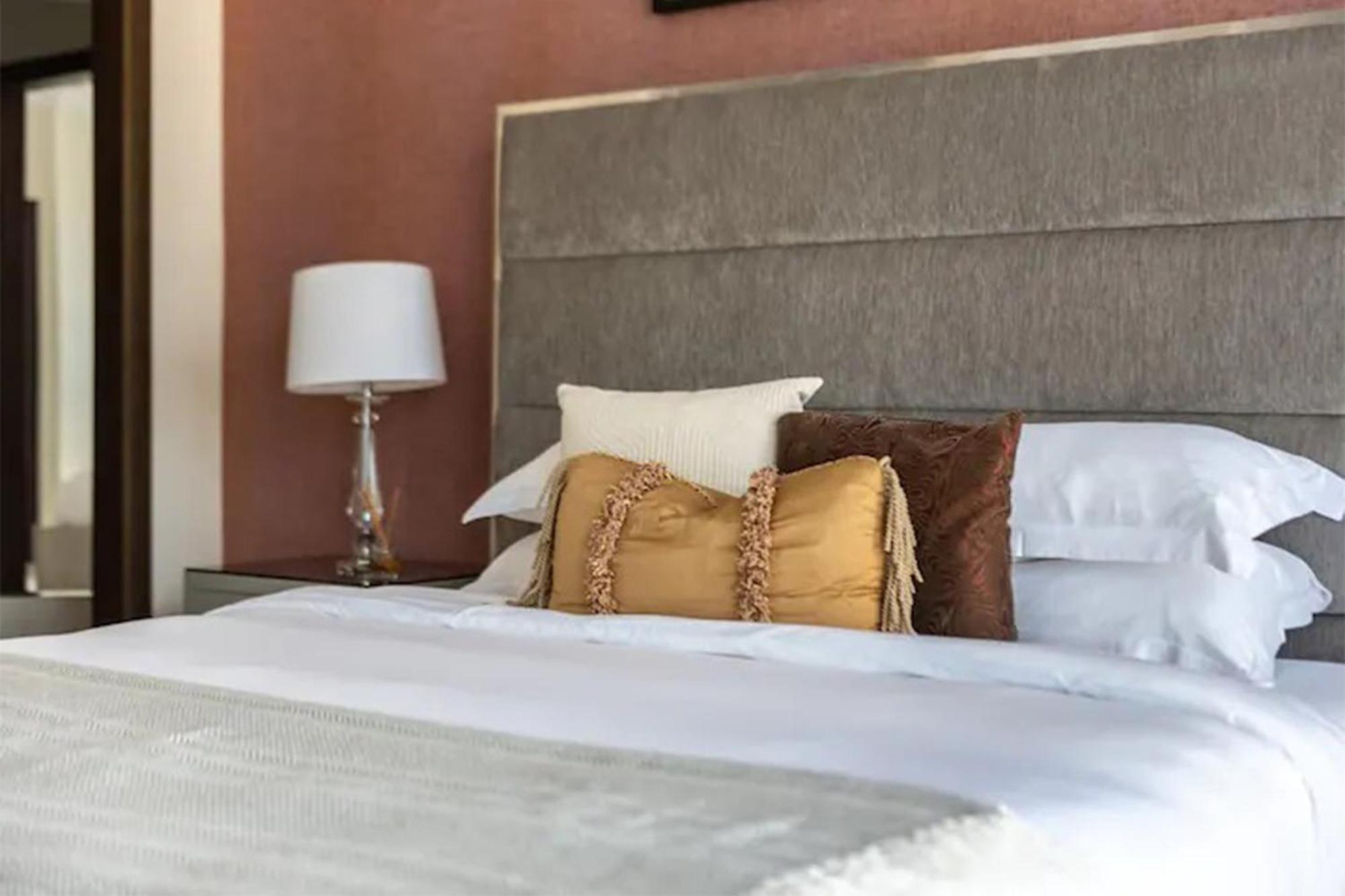 Apartment Opulant 1 Bedroom With Partial Seaview High Floor