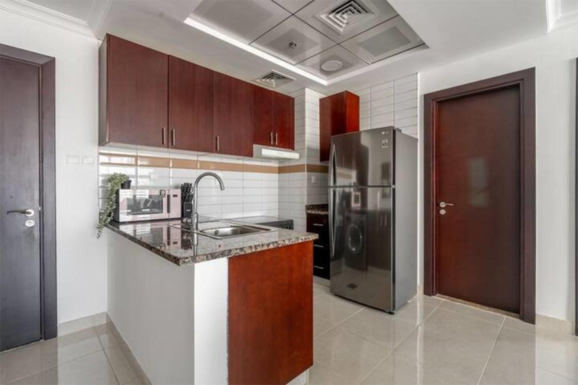 Beautiful 1br On High Floor With Partial Sea View * Dubai