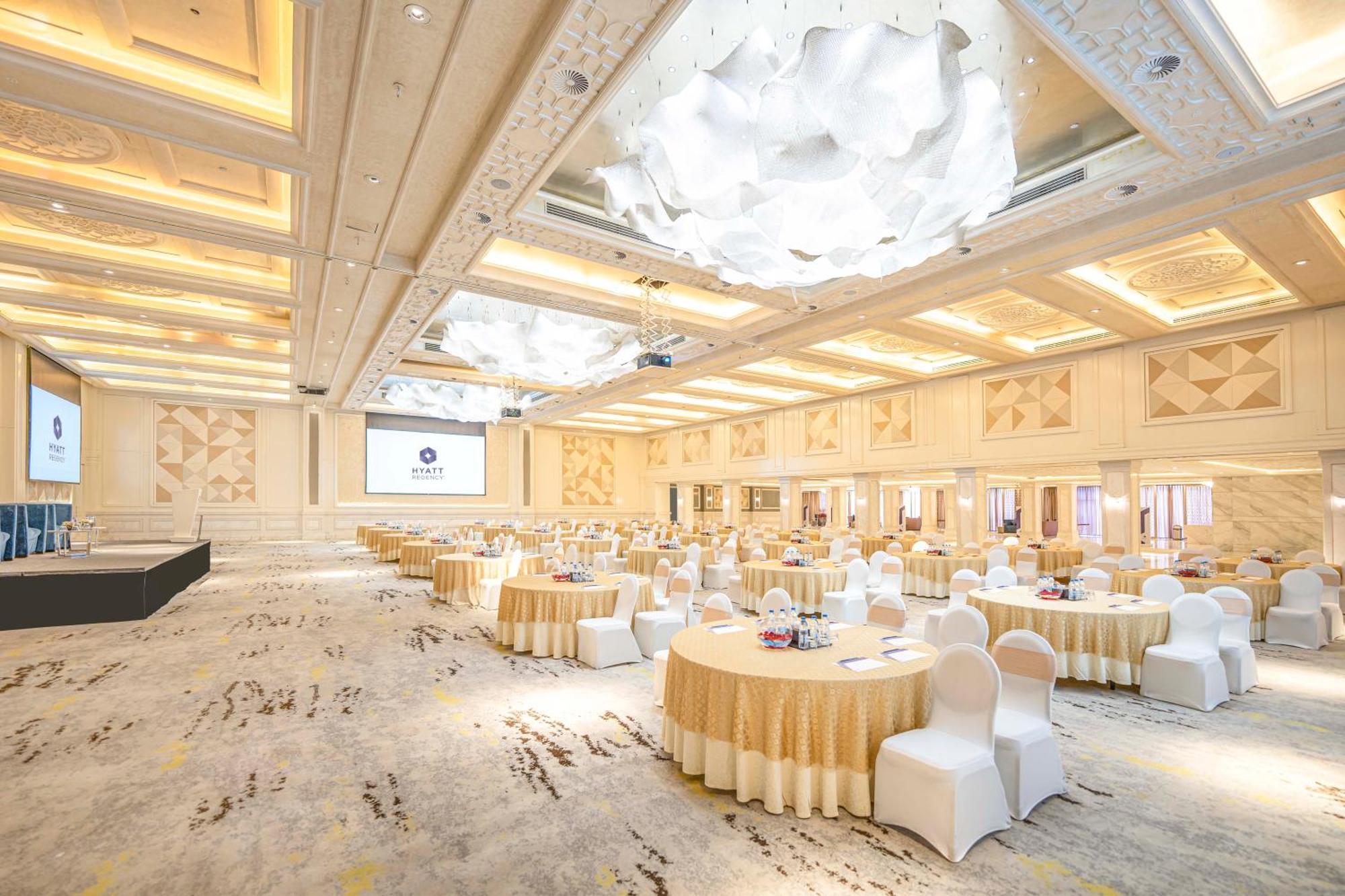 Hyatt Regency - Corniche 5* Dubai