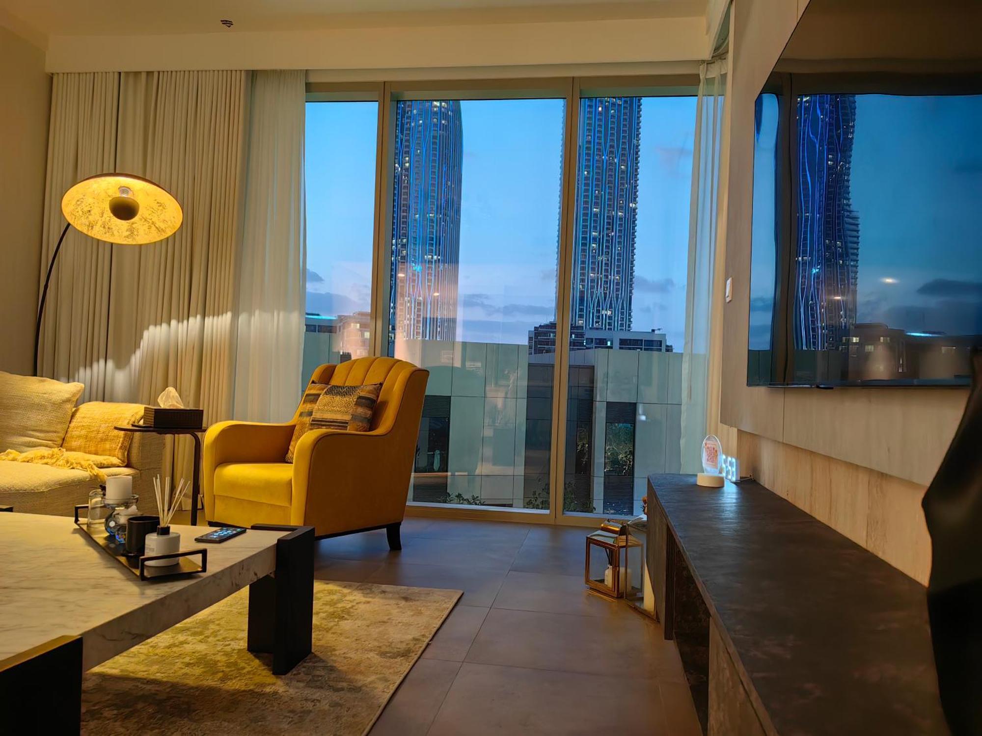 Luxury 2 Bedroom Poolside Haven In Creek Harbour * Dubai