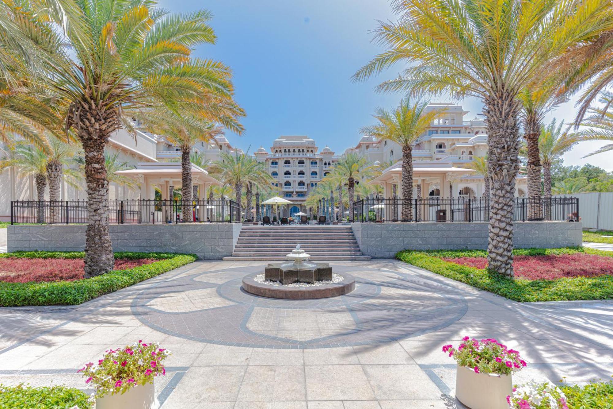 Spacious New 2 Bdr, Pool And Access Apartment *