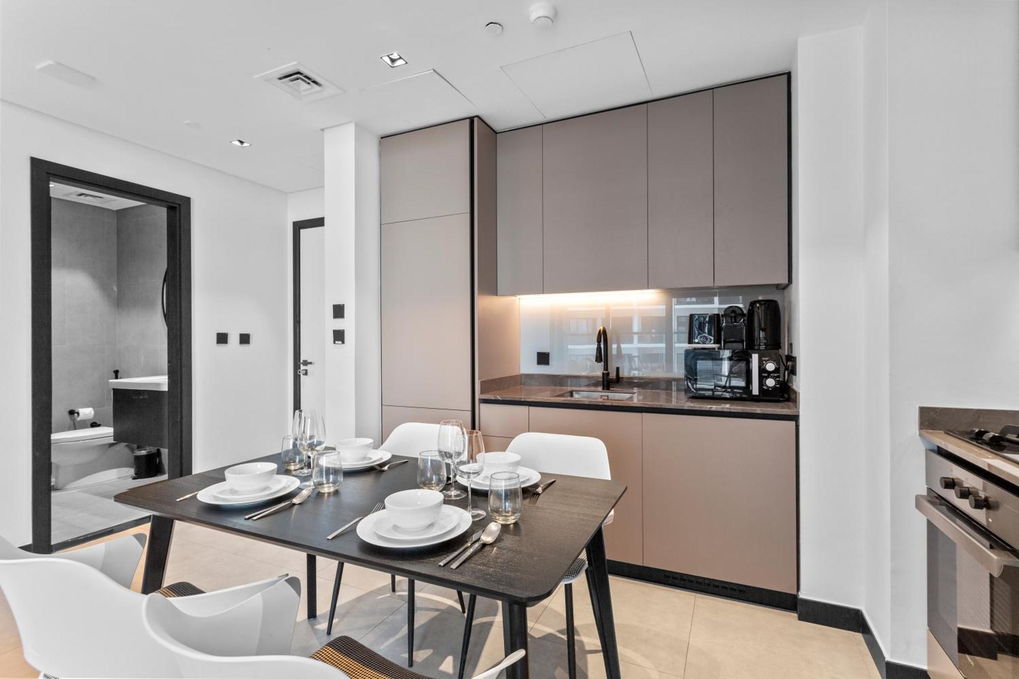 Apartment Luxe Living 1 Bedroom With Canal View Dubai