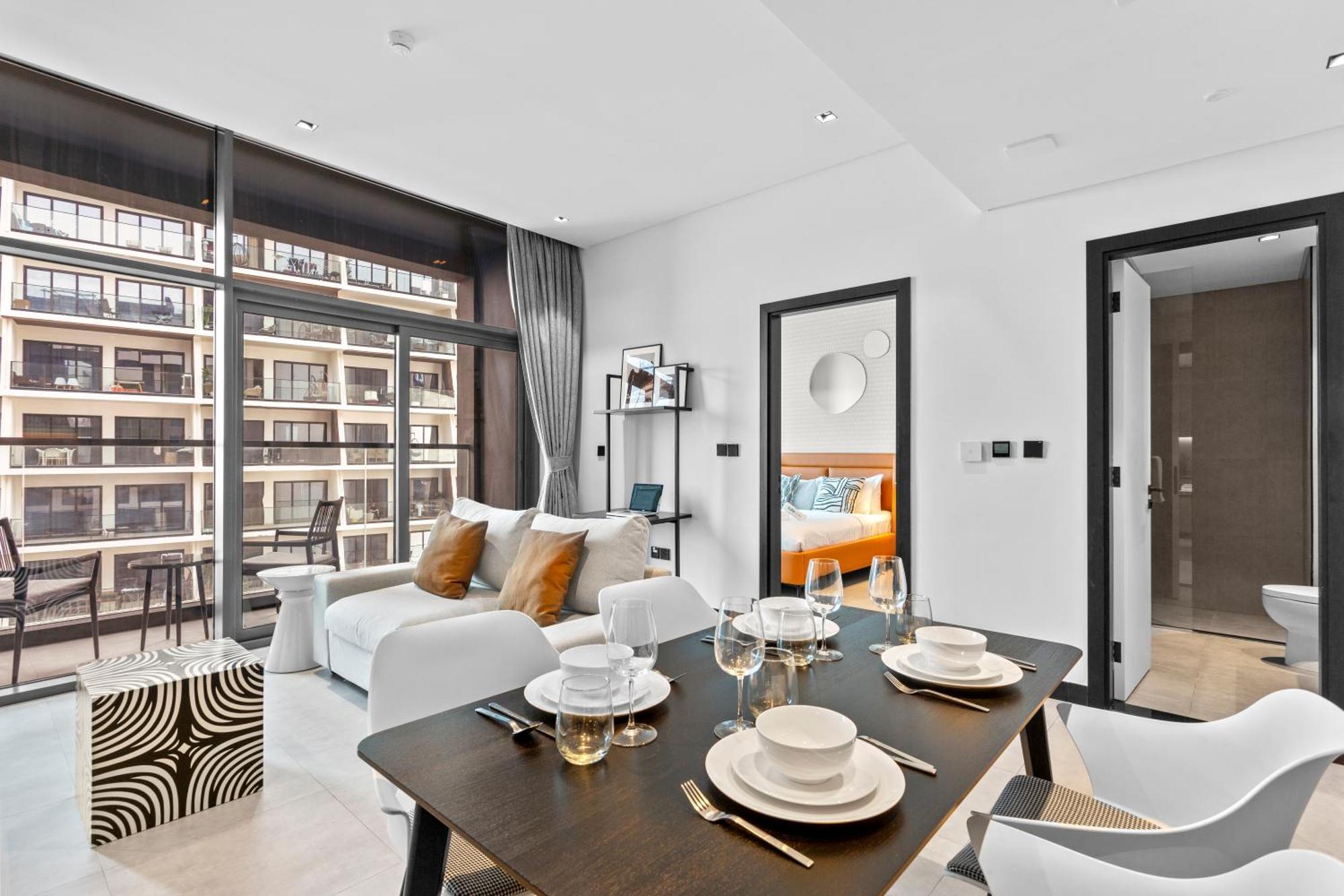 Luxe Living 1 Bedroom With Canal View