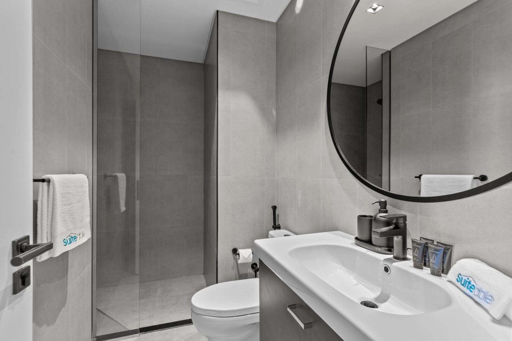 Apartment Luxe Living 1 Bedroom With Canal View *