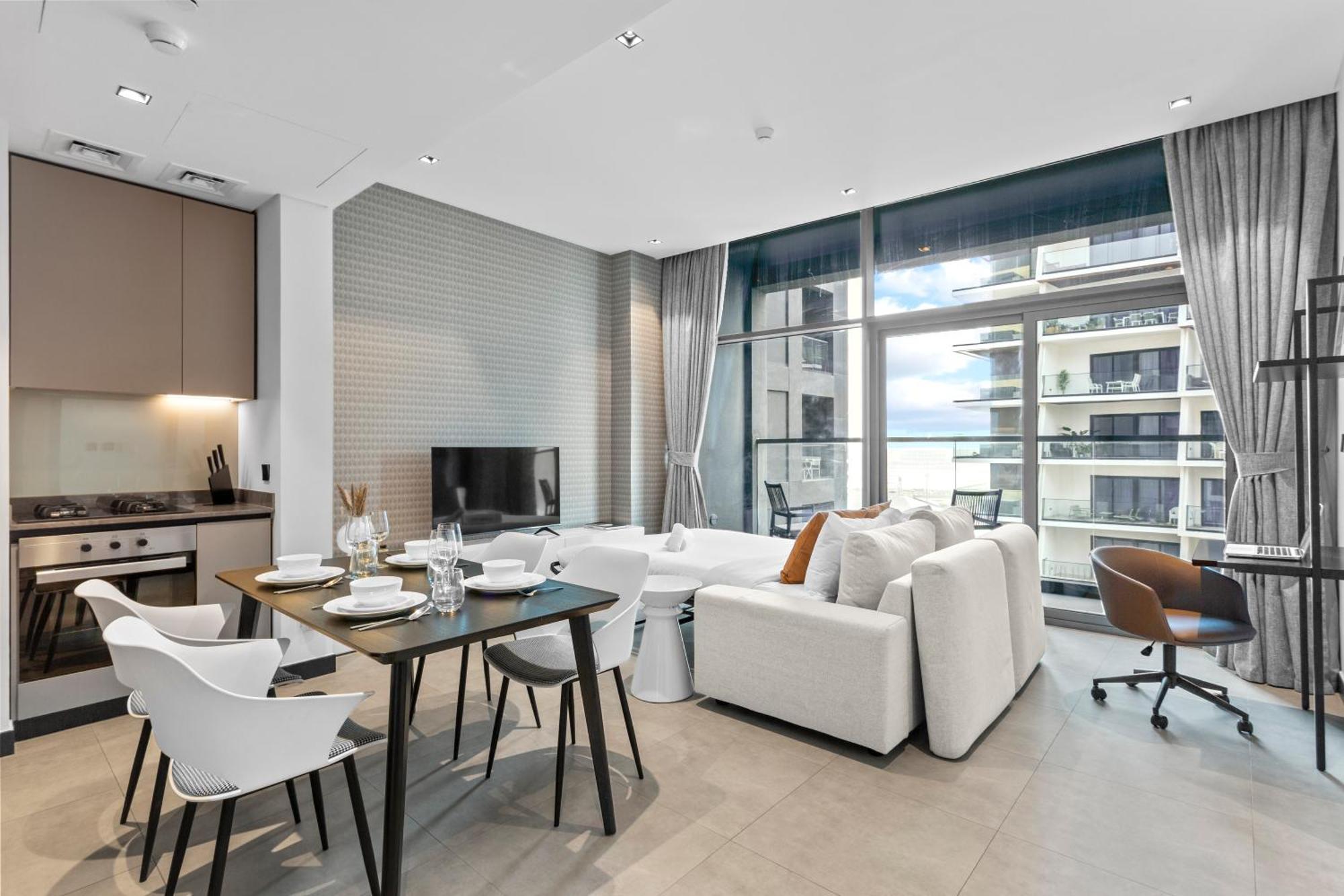 Luxe Living 1 Bedroom With Canal View *