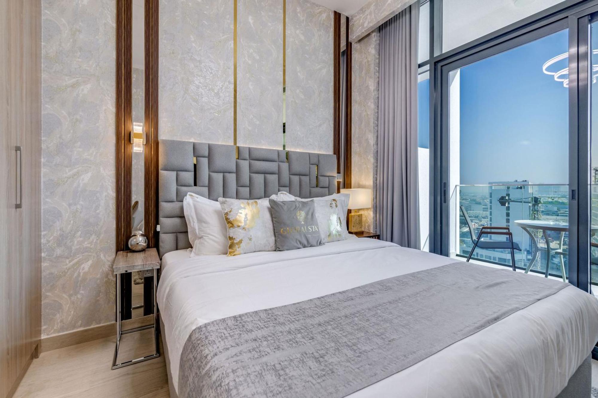 Apartment Globalstay Azizi Riviera 48