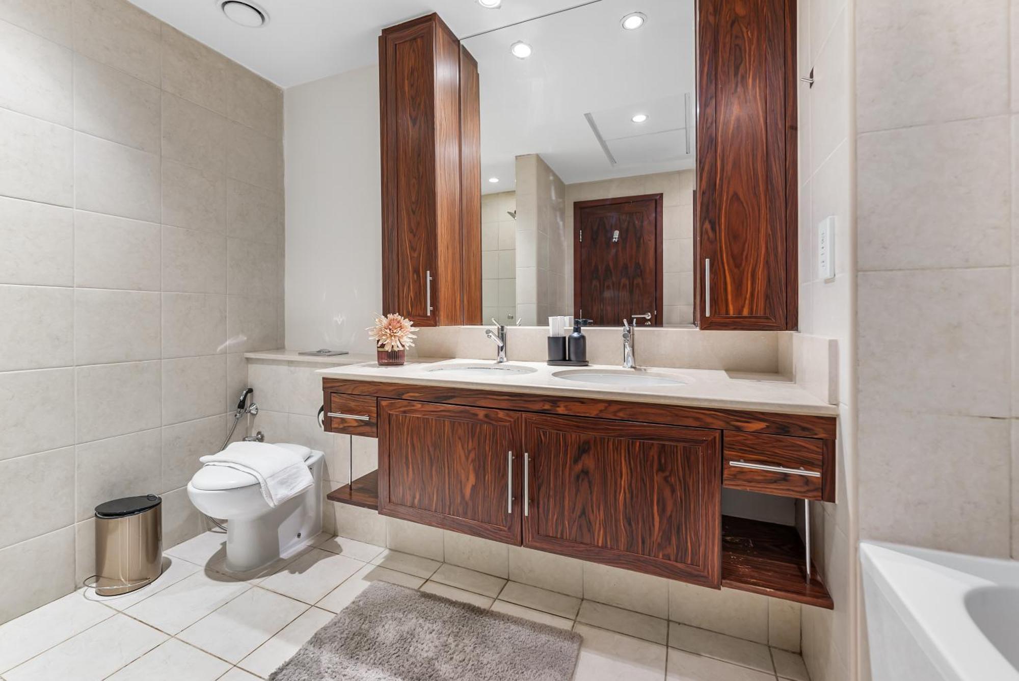 Magnificent - Spacious New 2br In Downtown Apartment