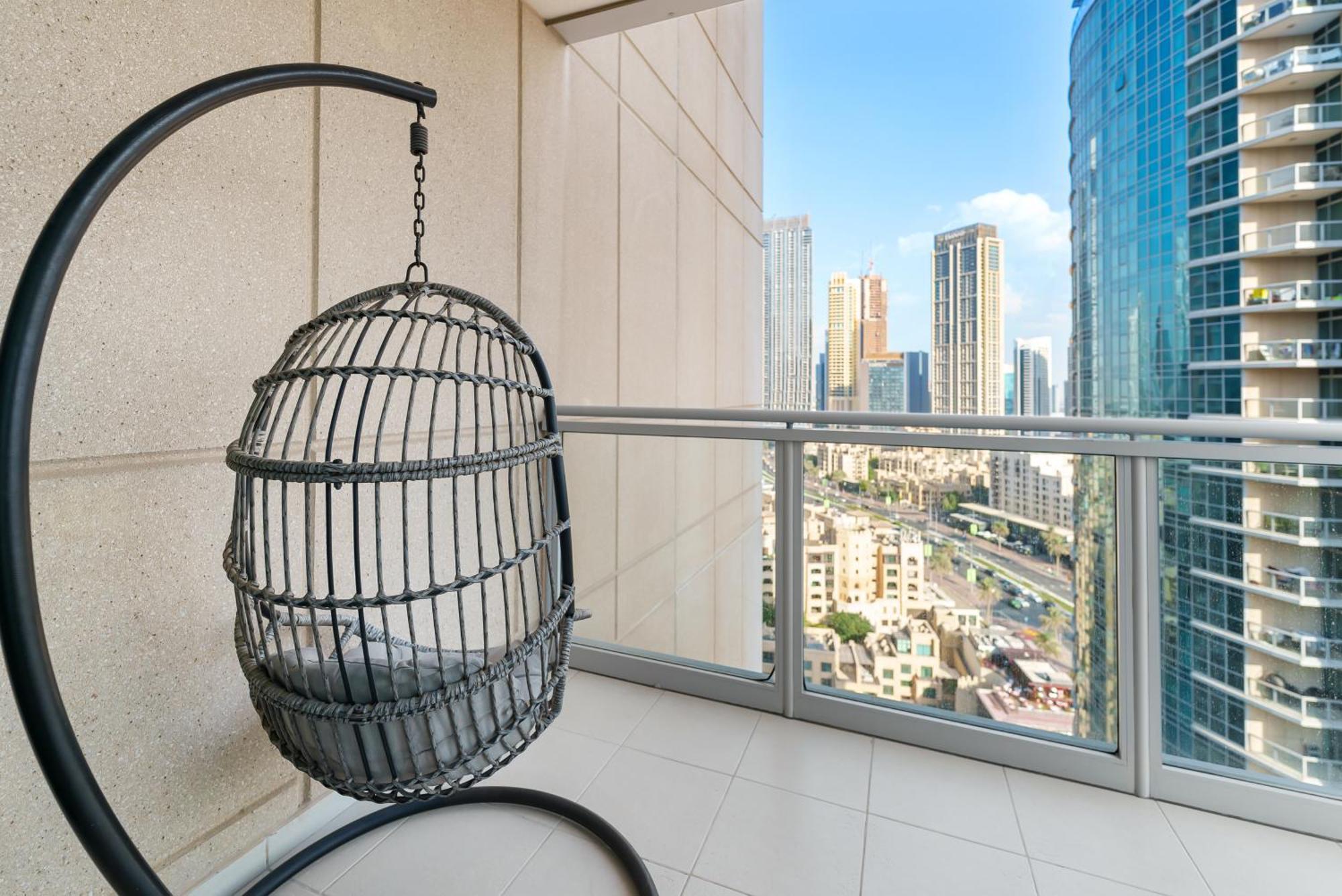Magnificent - Spacious New 2br In Downtown Apartment *