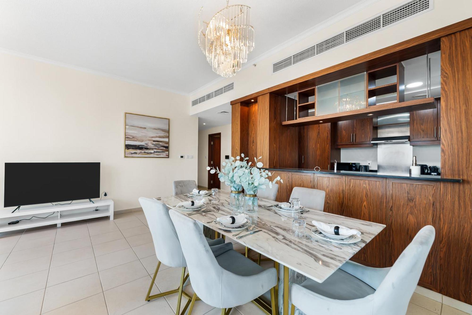 Magnificent - Spacious New 2br In Downtown * Dubai